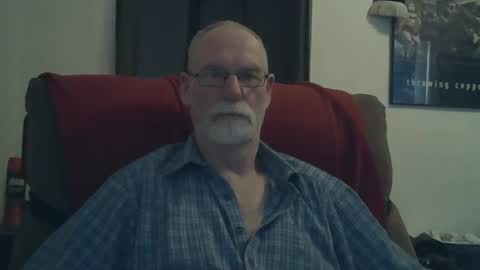 Snapshot of larbie chatting on 1, 1, 2025 Larbie online show from 1, 1, 2025