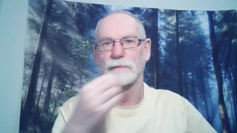 Snapshot of larbie chatting on 3, 1, 2025 Larbie online show from 3, 1, 2025