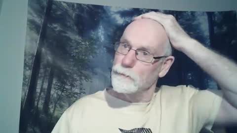 Snapshot of larbie chatting on 4, 1, 2025 Larbie online show from 4, 1, 2025