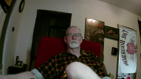 Snapshot of larbie chatting on 1, 11, 2025 Larbie online show from 1, 11, 2025