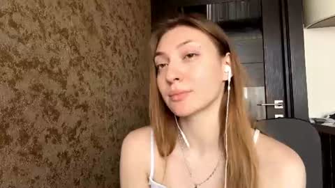 Snapshot of lareebuggie chatting on 18, 6, 2026 Eva online show from 18, 6, 2026
