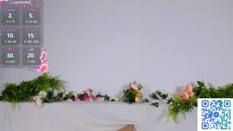 Snapshot of large_ocean chatting on 9, 10, 2025 Rose online show from 9, 10, 2025