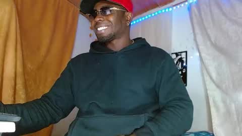 Snapshot of largo_eddy chatting on 19, 11, 2025 Largo eddy online show from 19, 11, 2025