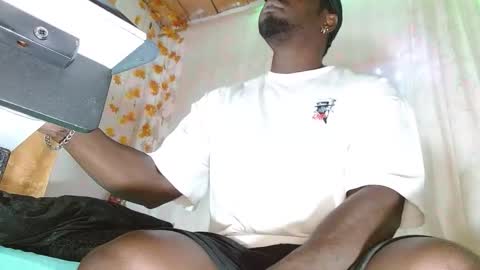 Snapshot of largo_eddy chatting on 14, 12, 2025 Largo eddy online show from 14, 12, 2025