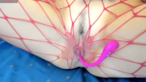 Larissa online show from 12, 11, 2025