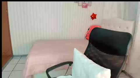 Snapshot of larissalove_doll chatting on 11, 9, 2025 Larissas online show from 11, 9, 2025