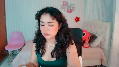 Snapshot of larissalove_doll chatting on 12, 9, 2025 Larissas online show from 12, 9, 2025