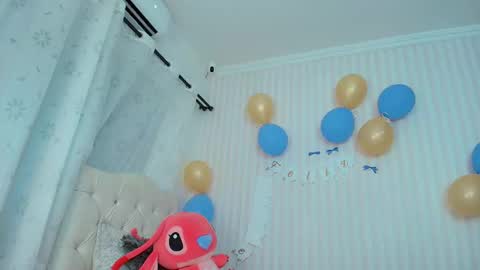 Snapshot of larissalove_doll chatting on 11, 10, 2025 Larissas online show from 11, 10, 2025