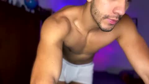 Snapshot of larry_jones chatting on 18, 12, 2024 andrew online show from 18, 12, 2024