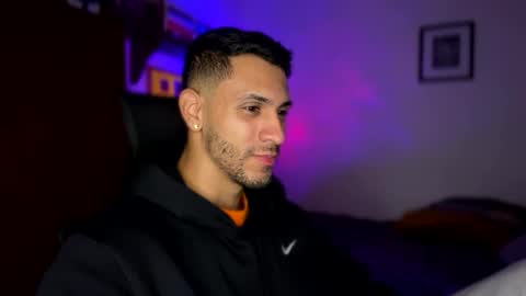 Snapshot of larry_jones chatting on 20, 12, 2024 andrew online show from 20, 12, 2024