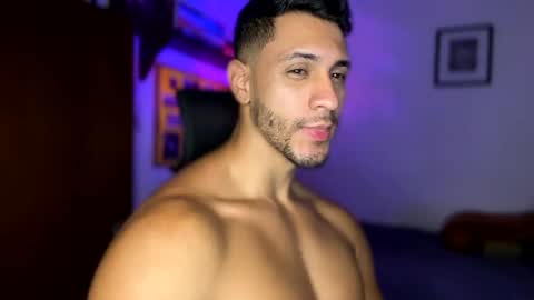 Snapshot of larry_jones chatting on 21, 12, 2024 andrew online show from 21, 12, 2024