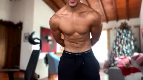 Snapshot of larry_jones chatting on 23, 12, 2024 andrew online show from 23, 12, 2024