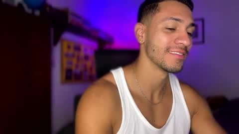 Snapshot of larry_jones chatting on 24, 12, 2024 andrew online show from 24, 12, 2024