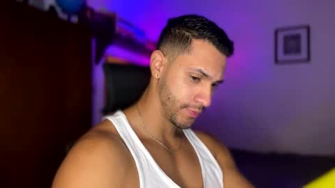 Snapshot of larry_jones chatting on 24, 12, 2024 andrew online show from 24, 12, 2024