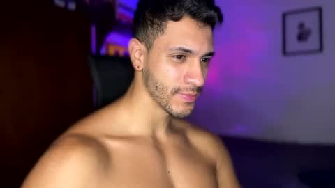 Snapshot of larry_jones chatting on 1, 1, 2025 andrew online show from 1, 1, 2025