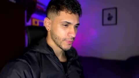 Snapshot of larry_jones chatting on 27, 1, 2025 andrew online show from 27, 1, 2025