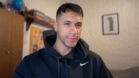 Snapshot of larry_jones chatting on 12, 10, 2025 andrew online show from 12, 10, 2025