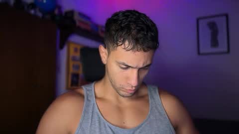 Snapshot of larry_jones chatting on 28, 10, 2025 andrew online show from 28, 10, 2025