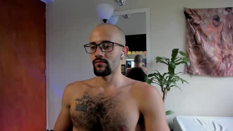 larry_stewart online show from 12, 4, 2026