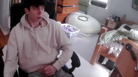 Snapshot of larrymcberran2 chatting on 2, 10, 2025 larrymcberran2 online show from 2, 10, 2025