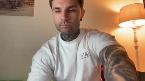 Snapshot of larsskeet chatting on 21, 11, 2025 larsskeet online show from 21, 11, 2025