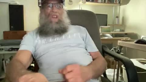 Snapshot of laser134 chatting on 17, 5, 2026 chris online show from 17, 5, 2026