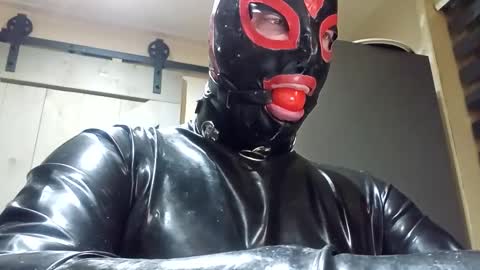 Snapshot of latexboy1986 chatting on 23, 2, 2025 latex boy 38 online show from 23, 2, 2025