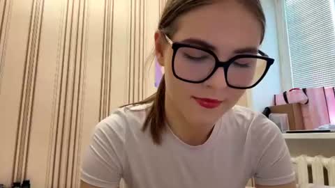 Snapshot of latiapetosa chatting on 25, 6, 2026 Mia online show from 25, 6, 2026