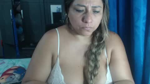 latin_big_boobs online show from 28, 11, 2025