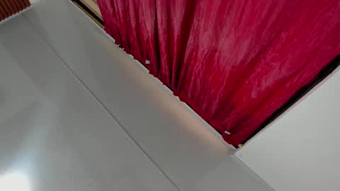 Snapshot of latina_candy01 chatting on 25, 11, 2025 latina_candy01 online show from 25, 11, 2025