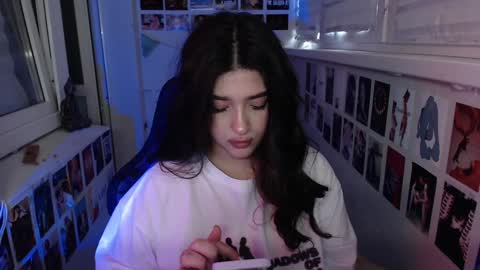 miiiiiiaaaa online show from 29, 1, 2025