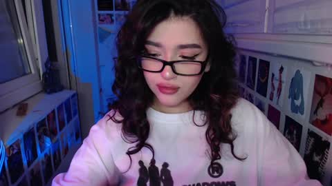 miiiiiiaaaa online show from 30, 1, 2025