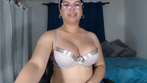 Snapshot of latinaflower_ts chatting on 16, 1, 2025 FLOR SALVAJE online show from 16, 1, 2025