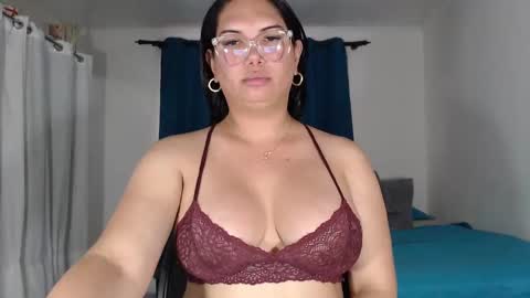 Snapshot of latinaflower_ts chatting on 3, 2, 2025 FLOR SALVAJE online show from 3, 2, 2025