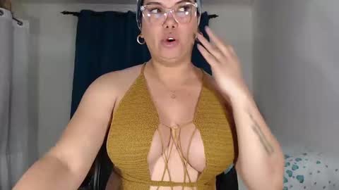 Snapshot of latinaflower_ts chatting on 14, 2, 2025 FLOR SALVAJE online show from 14, 2, 2025