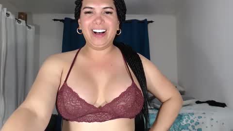 Snapshot of latinaflower_ts chatting on 1, 3, 2025 FLOR SALVAJE online show from 1, 3, 2025