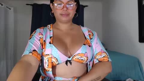 Snapshot of latinaflower_ts chatting on 11, 9, 2025 FLOR SALVAJE online show from 11, 9, 2025