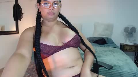 Snapshot of latinaflower_ts chatting on 7, 10, 2025 FLOR SALVAJE online show from 7, 10, 2025