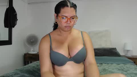 Snapshot of latinaflower_ts chatting on 15, 10, 2025 FLOR SALVAJE online show from 15, 10, 2025