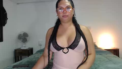 Snapshot of latinaflower_ts chatting on 18, 10, 2025 FLOR SALVAJE online show from 18, 10, 2025