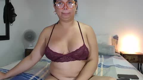 Snapshot of latinaflower_ts chatting on 23, 10, 2025 FLOR SALVAJE online show from 23, 10, 2025