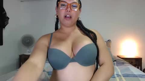 Snapshot of latinaflower_ts chatting on 31, 10, 2025 FLOR SALVAJE online show from 31, 10, 2025