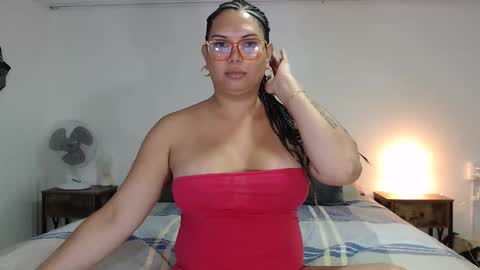 Snapshot of latinaflower_ts chatting on 12, 11, 2025 FLOR SALVAJE online show from 12, 11, 2025