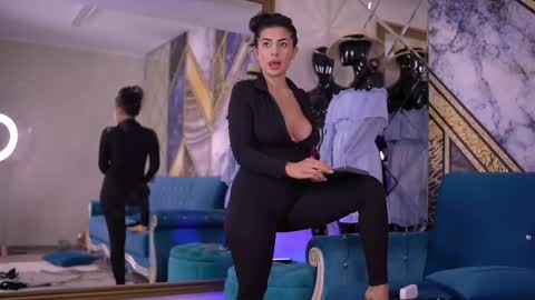 Snapshot of latinaloco chatting on 4, 3, 2025 Latina online show from 4, 3, 2025