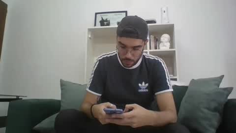 latinalphax online show from 20, 4, 2026