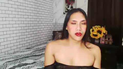 Snapshot of latinatshugecock chatting on 9, 10, 2025 Cha online show from 9, 10, 2025
