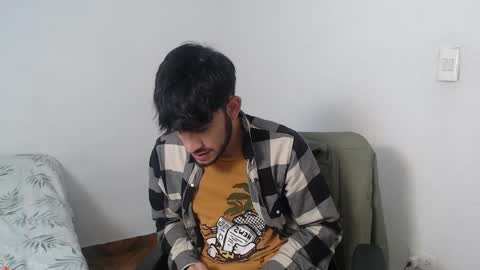 Snapshot of latinbunny7779 chatting on 12, 12, 2024 camilo online show from 12, 12, 2024