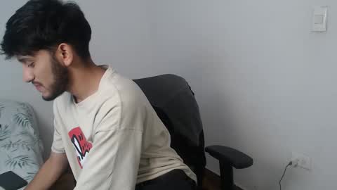 Snapshot of latinbunny7779 chatting on 14, 12, 2024 camilo online show from 14, 12, 2024