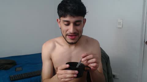 Snapshot of latinbunny7779 chatting on 6, 2, 2025 camilo online show from 6, 2, 2025