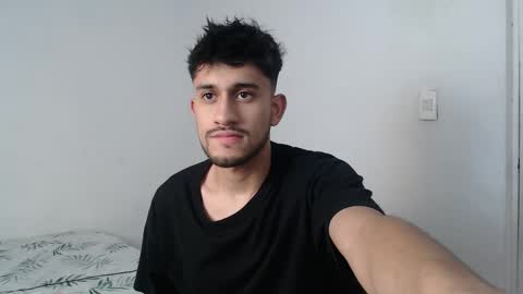 Snapshot of latinbunny7779 chatting on 5, 3, 2025 camilo online show from 5, 3, 2025